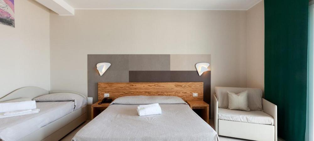 Gg77 Hotel La Spiaggia トッレ・ラピッロ エクステリア 写真